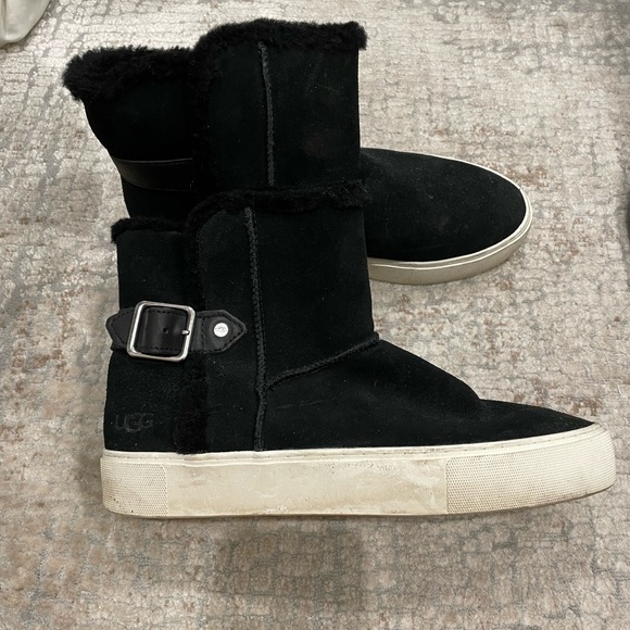 UGG booties sneaker style - Picture 4 of 4